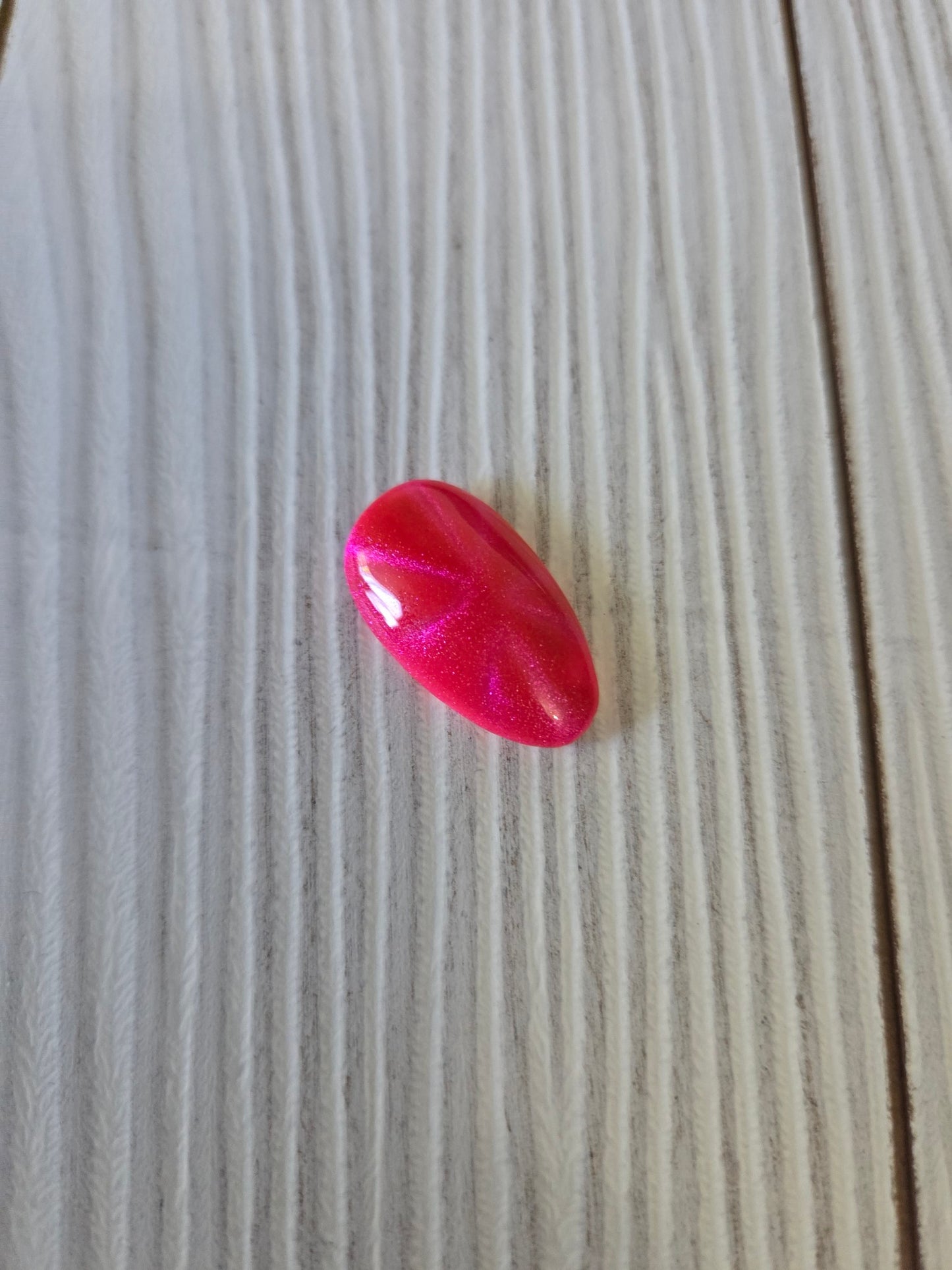 Hot pink cat eye with design